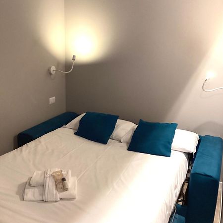 La Finestra Su Fontana Di Trevi - Charming View Apartment Rome Luaran gambar