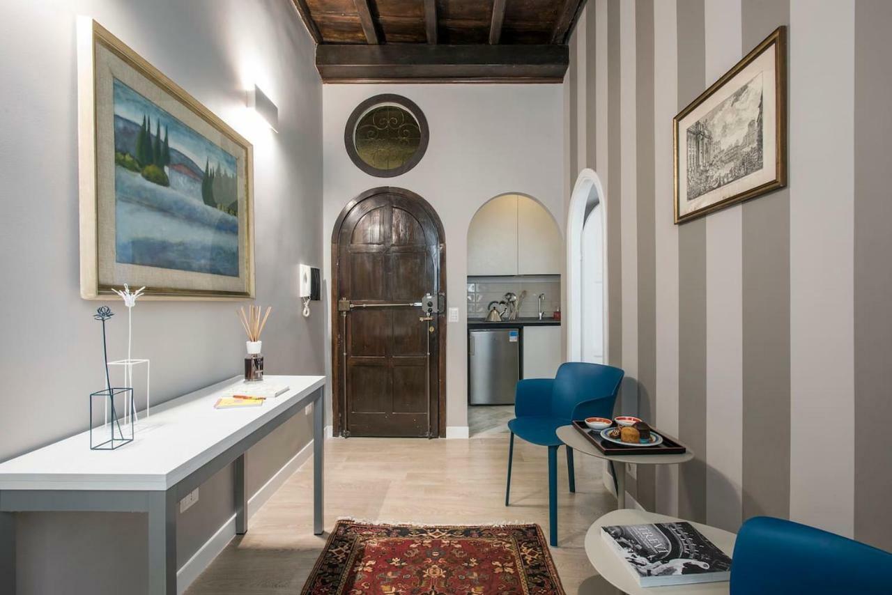 La Finestra Su Fontana Di Trevi - Charming View Apartment Rome Luaran gambar