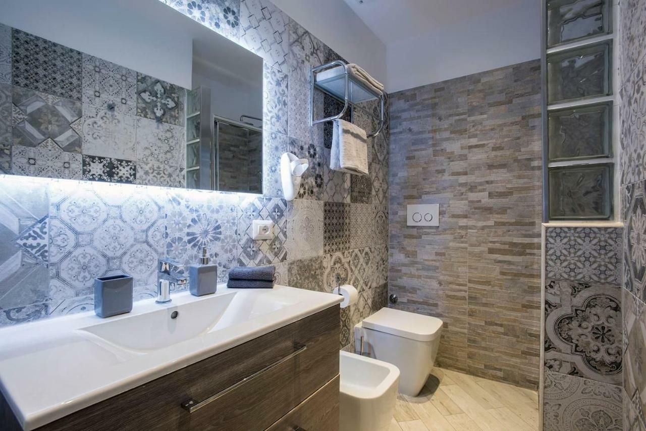La Finestra Su Fontana Di Trevi - Charming View Apartment Rome Luaran gambar