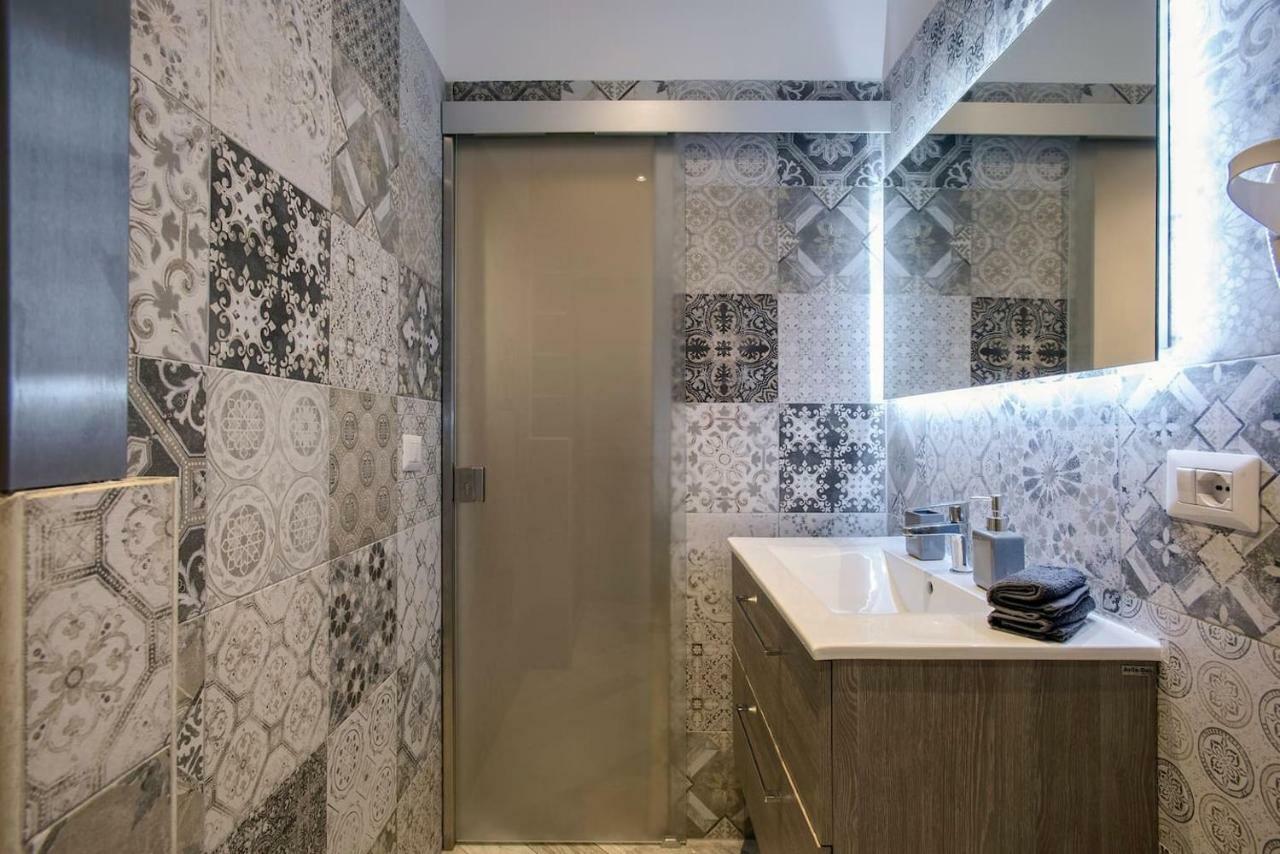 La Finestra Su Fontana Di Trevi - Charming View Apartment Rome Luaran gambar