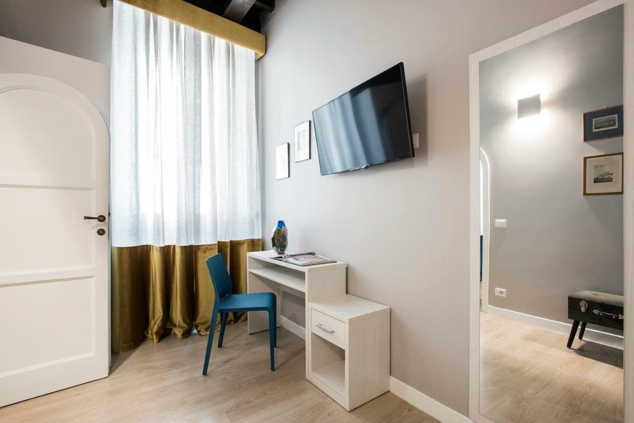 La Finestra Su Fontana Di Trevi - Charming View Apartment Rome Luaran gambar